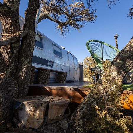 Silver Bullet Airstream, El Mistico Glamping Ranch Nogal Extérieur photo