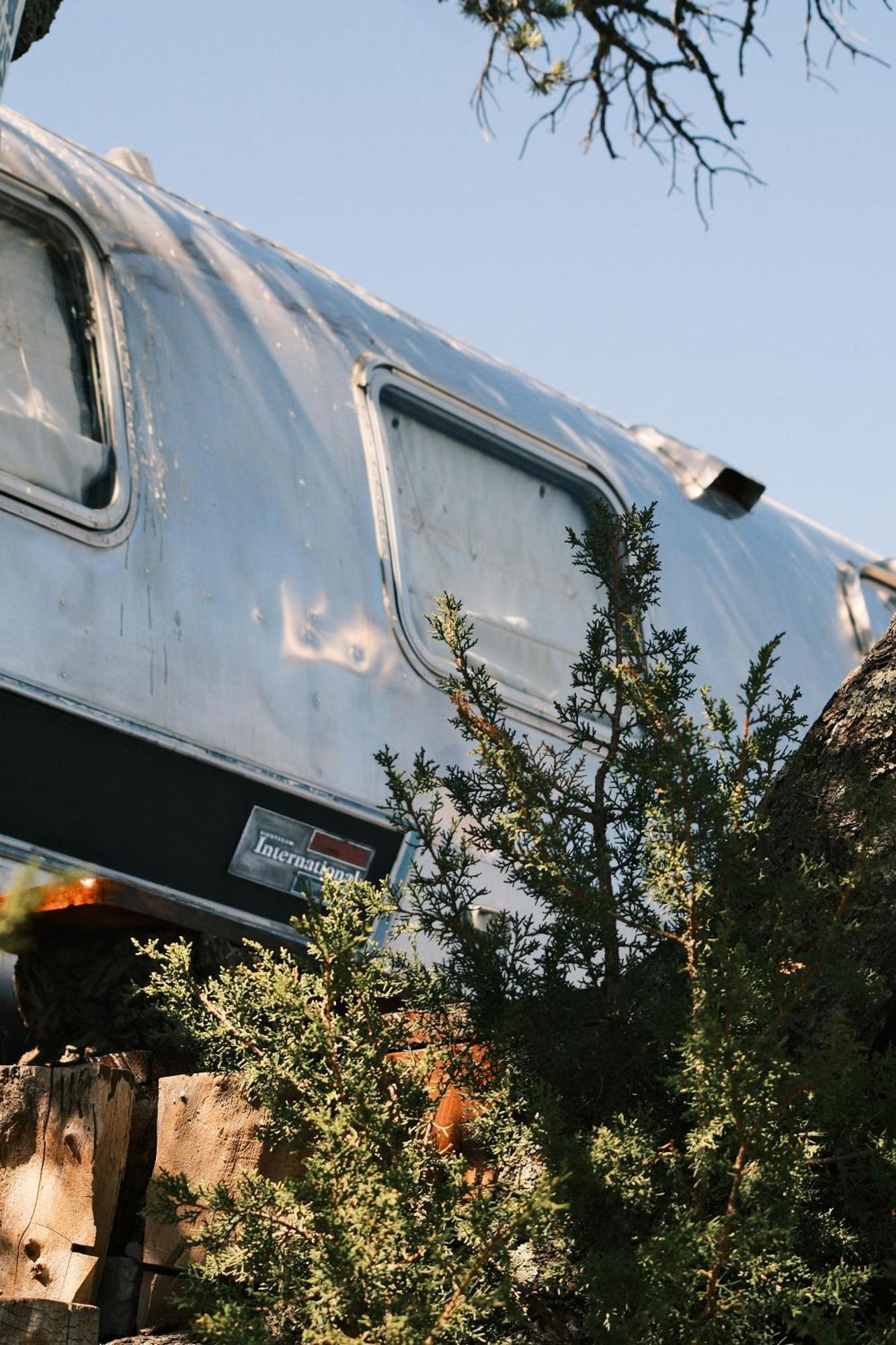 Silver Bullet Airstream, El Mistico Glamping Ranch Nogal Extérieur photo
