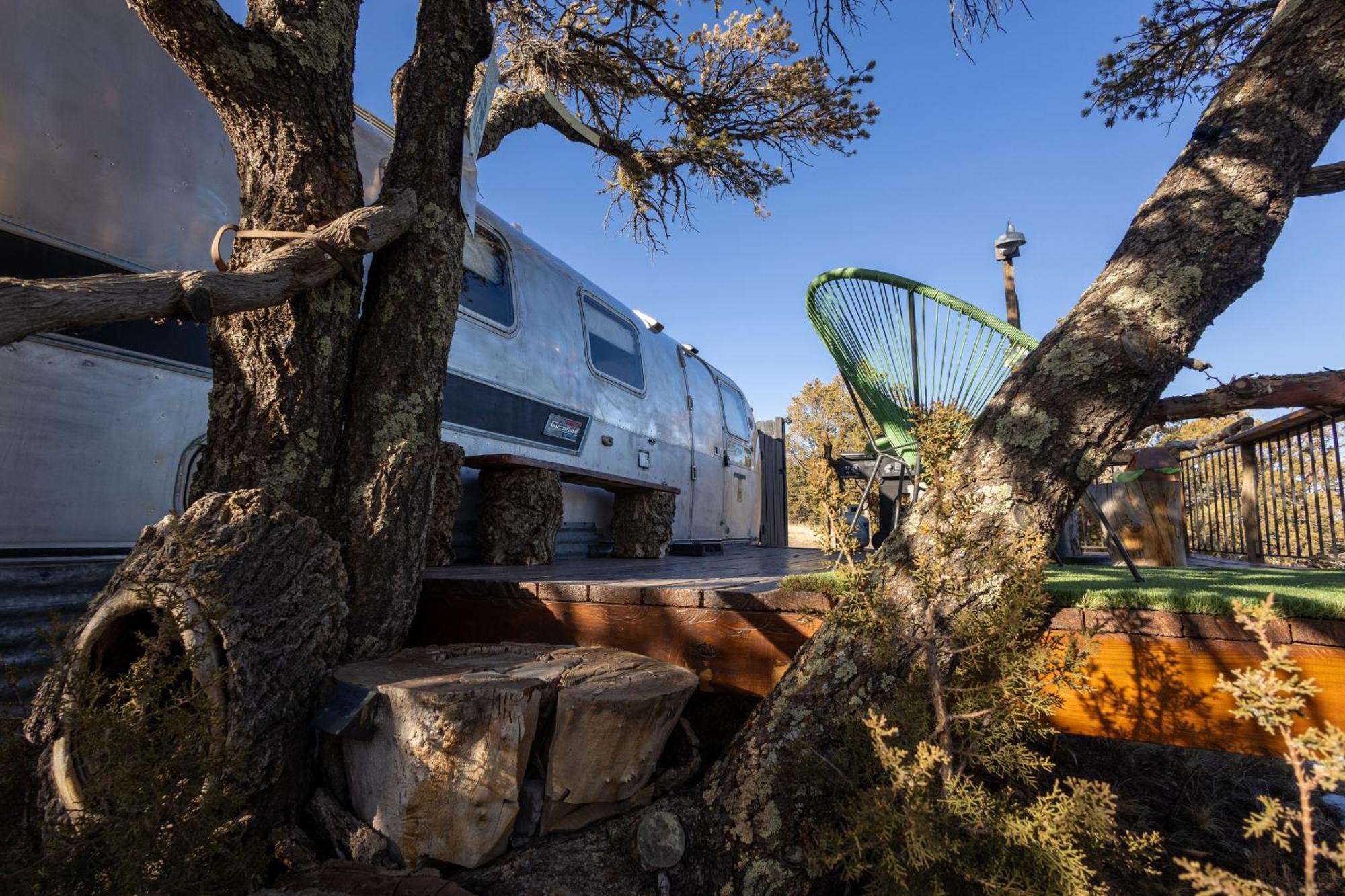 Silver Bullet Airstream, El Mistico Glamping Ranch Nogal Extérieur photo