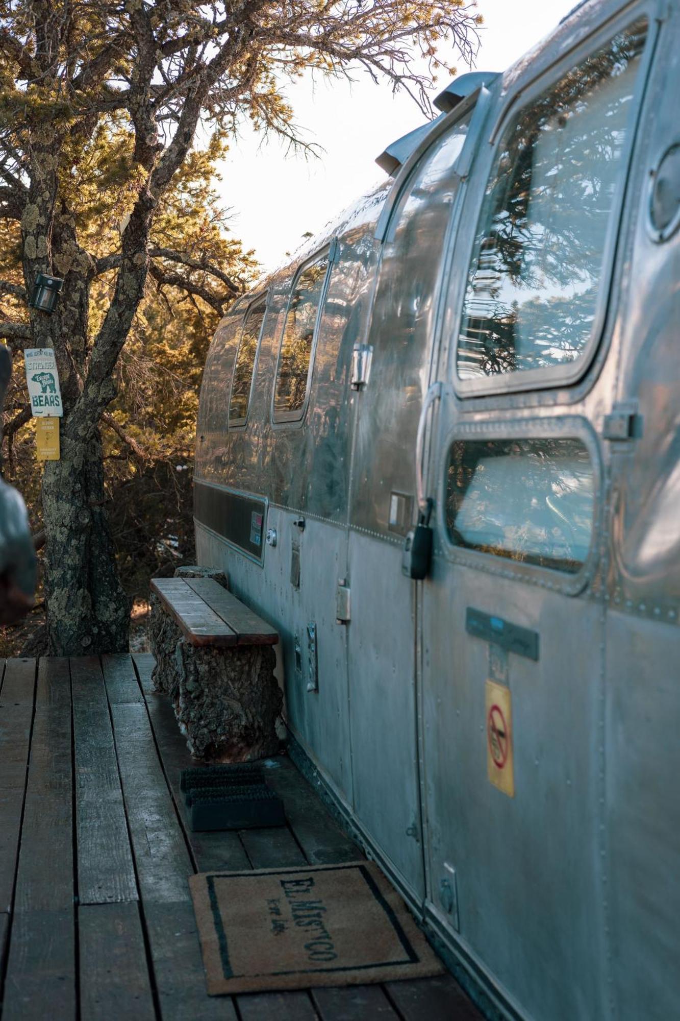 Silver Bullet Airstream, El Mistico Glamping Ranch Nogal Extérieur photo